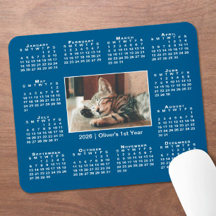 Modern 2026 Kalender Ihr Foto Name auf blau Mousepad