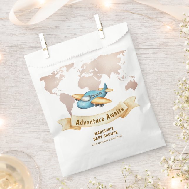 Modern Adventure World Map Airplane Baby Shower  Geschenktütchen (Ausgeschnitten)
