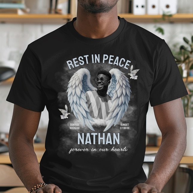 Modern Angel Wings Photo Memorial T-Shirt (Von Creator hochgeladen)