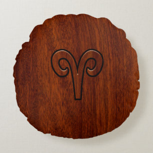 Modern Aries Zodiac Symbol auf Mahagoni wie Druck Rundes Kissen