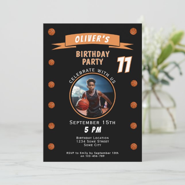 Modern Basketball Ball Sports Geburtstag Foto Einladung (Stehend Vorderseite)