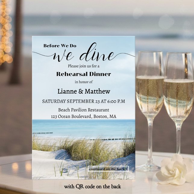 Modern Beach and Dunes Rehearsal Dinner Einladung (Modern rehearsal dinner invitation featuring dunes overlooking a beach. With QR code template)