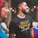 Modern Best Bonus Vater T - Shirt<br><div class="desc">Cooler Stepdad-T - Shirt mit dem Sprichwort "Best Bonus Papa",  ein niedliches Herz und die Kinder Namen. Ein perfektes Geschenk für den Tag des Vaters oder als besondere Geburtstagskarte.</div>