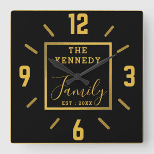 Modern Black And Gold Family Name Personalized Quadratische Wanduhr