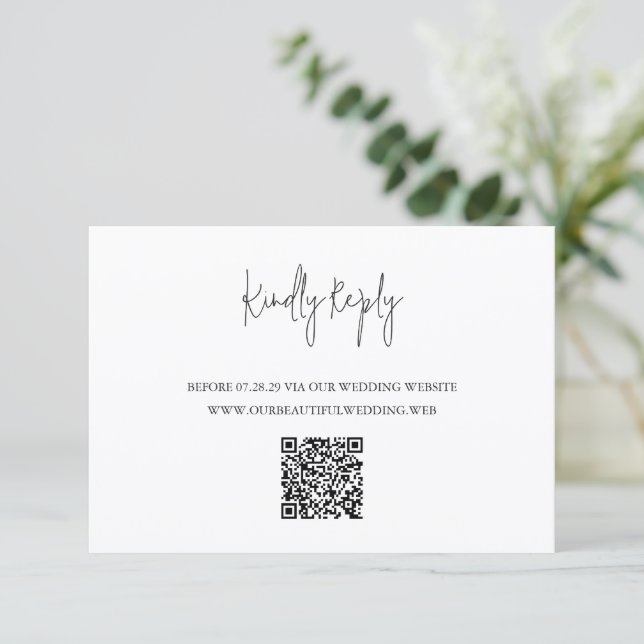 Modern Black and White QR Code Chic Wedding RSVP Karte (Stehend Vorderseite)