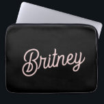 Modern Black Blush Dusty Pink Monogram und Name Laptopschutzhülle<br><div class="desc">Die moderne Schwarz-Weiß-Rosa-Monogramm und der Name-Laptop-Sieb bieten eine raffinierte Mischung aus schwarz und rot staubig rosa mit einer personalisierten Touch. Dieser Sleeve wurde zum Schutz Ihres Laptops im Stil konzipiert und zeichnet sich durch ein schlankes, minimalistisches Design aus, in dem Ihr Monogramm und Ihr Name elegant dargestellt werden. Das langlebige,...</div>