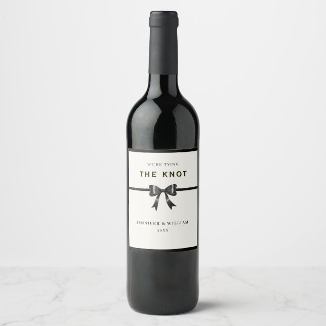 Modern Black Bow Engagement Wine bottle  Weinetikett (Vorderseite)