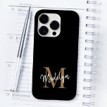Modern Black Gold Monogram Feminine Script Name Case-Mate iPhone 14 Pro Hülle<br><div class="desc">Moderne Black Gold Monogram Feminine Script Name iPhone Case. Dieses moderne elegante iPhone-Gehäuse lässt sich einfach mit Ihrem individuellen Monogramm und Namen personalisieren.</div>