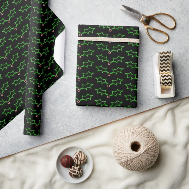 Modern Black Green Xmas Dark Holly Muster Geschenkpapier (Kunsthandwerk)