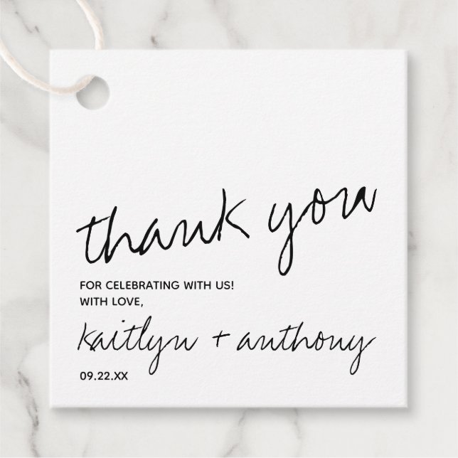 Modern Black & White Script Minimalistic Wedding Geschenkanhänger (Vorderseite)