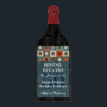 Modern Blue Birthday Wine Flasche Schneideboard Schneidebrett<br><div class="desc">Dieses Design verfügt über ein Schneidbrett in Form einer Weinflasche. Das Label hat ein Retro-Mod-Quadrat-Design. Personalisieren Sie den blauen Raum mit Geburtstagsinformationen, Namen, Geburtstag, Alter und anderen Informationen. Dieses Schneidebrett ist ein großartiges Sake-Geschenk für einen Meilenstein Geburtstag. Um die Schriftart zu ändern oder die Anzahl zu vergrößern, klicken Sie auf...</div>