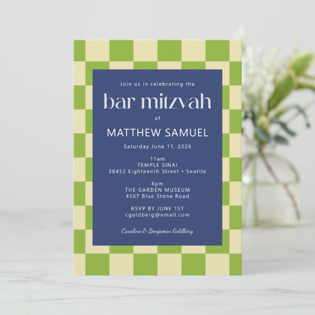 Modern Blue Green Checkerboard Bar Mitzvah UAWG Einladung (Stehend Vorderseite)
