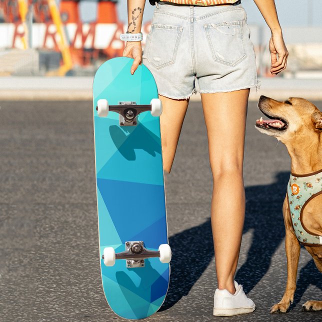 Modern Blue Turquoise Shade Geometric Muster Skateboard (Von Creator hochgeladen)