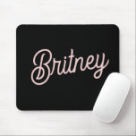 Modern Blush Dusty Pink Monogram und Name Mousepad<br><div class="desc">Das Modern Blush Dusty Pink Monogram und der Name Mouse Pad sind ein stilvolles und funktionelles Zubehör für Ihren Arbeitsbereich. Dieses in einer rosa, blütenstaubigen Farbe dekorierte Mauspad kann mit einem Monogramm und einem Namen personalisiert werden, was Ihrem Schreibtisch eine Touch von Eleganz und Individualität verleiht. Es bietet eine glatte...</div>