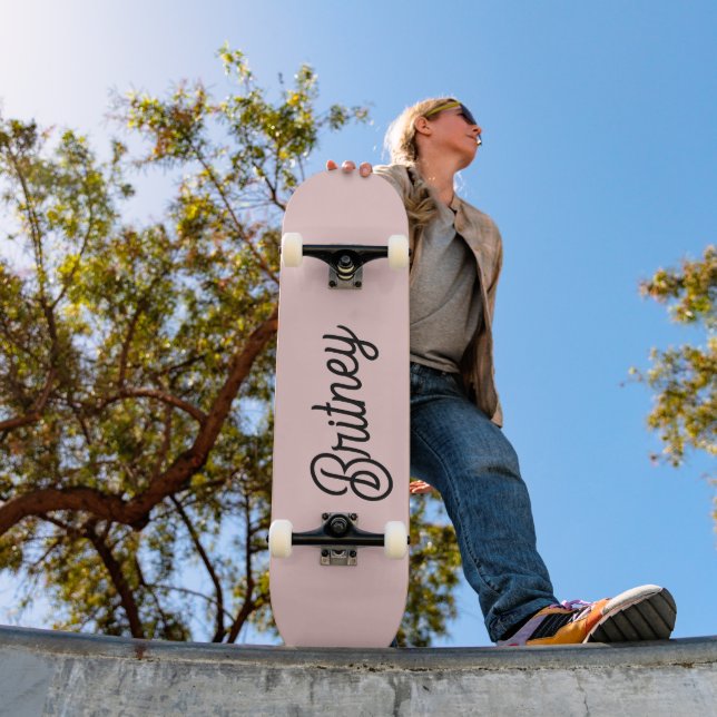 Modern Blush Dusty Pink Monogram und Name Skateboard (Außenbereich 1)