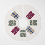 Modern Boho Christmas Polka Dot präsentiert Baumro Polyester Weihnachtsbaumdecke<br><div class="desc">Feiern Sie die Urlaubssaison mit diesem modernen boho Weihnachtspolka Dotbaum Rock. Das einzigartige Weihnachtsmuster schafft eine Touch von Charme und Individualität. Das schlichte Design mit klassischen böhmischen Polka Dots präsentiert sich mit niedlichen Bögen, die ein skurriles Winterambiente hervorrufen. Mit einem sauberen und einfachen, neutralen Layout erfasst dieser Druck die Essenz...</div>