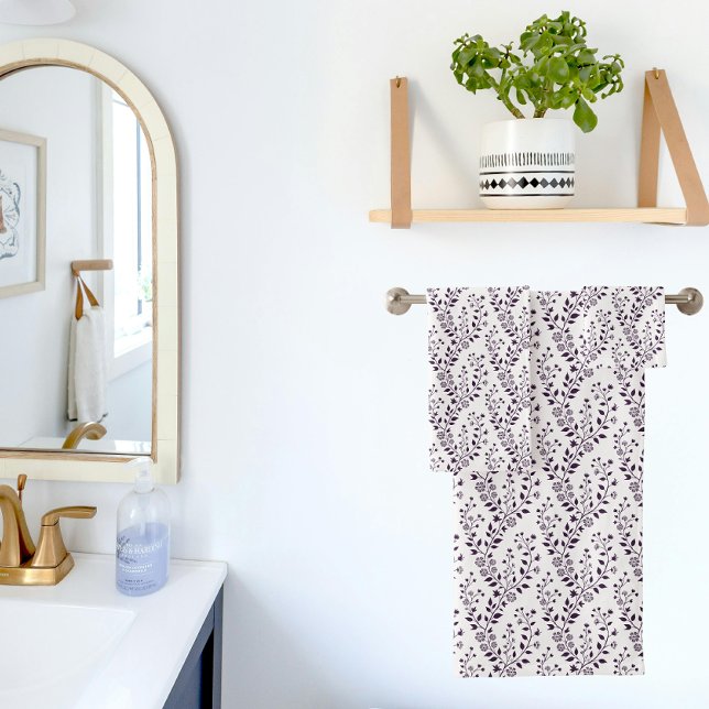 Modern Boho Floral Pattern Plum White Badhandtuch Set (Von Creator hochgeladen)