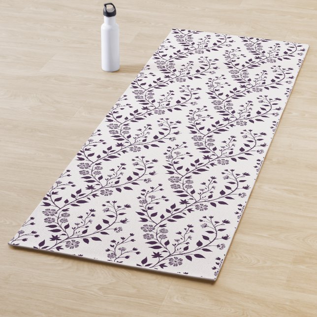Modern Boho Floral Pattern Plum White Yogamatte (Beispiel)