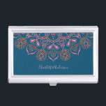 Modern Boho Mandala Medallion Aquamariner Name Visitenkarten Dose<br><div class="desc">Modernes Drehbuch auf einem klassischen Mandala-Motiv in Rosa und Orange auf dunklem aquamarinem Hintergrund,  personalisiert mit Ihrem Namen.</div>