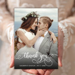 Modern Boho Script Foto Wedding Danke Card<br><div class="desc">Modernes Boho Chic Kalligrafie Script Hochzeit Foto Danke Karte. Stilvolle Hochzeit danke Ihnen Vorlage mit einem vollen vertikalen Foto auf der Vorderseite mit dem Text "Danke" in einem skurrilen Wirblen Handschrift Schrift Swash Schwanz Schriftart in Weiß-Overlay auf dem Bild. 2-seitige Karte mit 2 Foto. Einfaches Personalisieren Ihres Namens und Dankeschön...</div>
