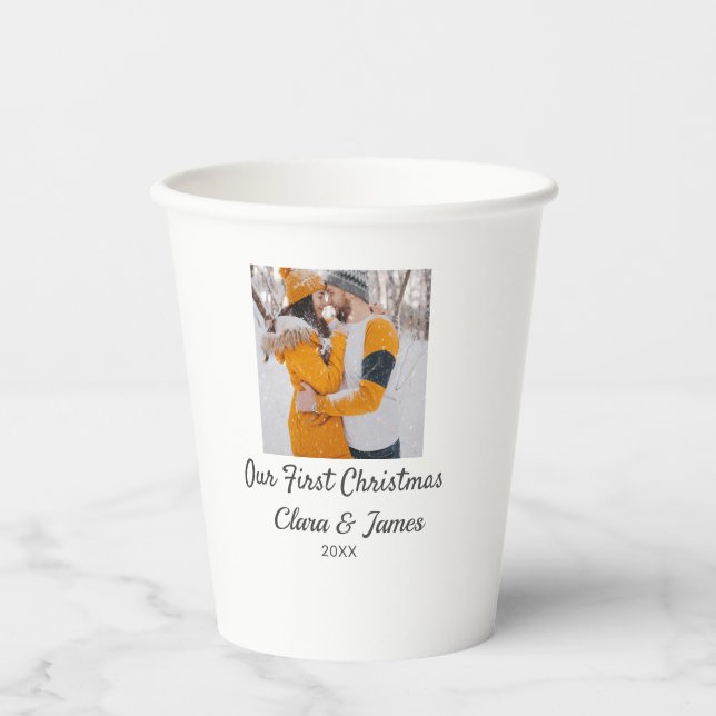 Modern boho unser erstes Weihnachts-Foto Pappbecher (Vorderseite)