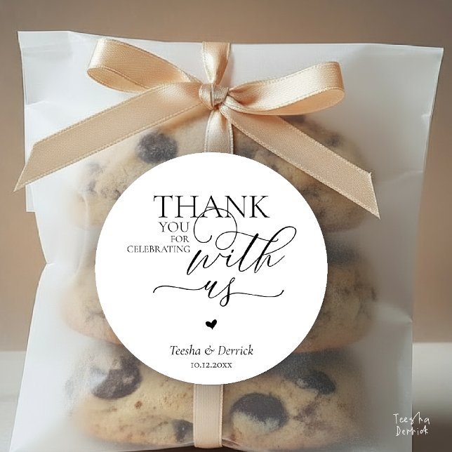 Modern Boho Wedding Cute Heart Thank You Gifts  Runder Aufkleber (Modern Boho Wedding Cute Heart Huge Love Thank You Gifts Classic Round Sticker in black and white)