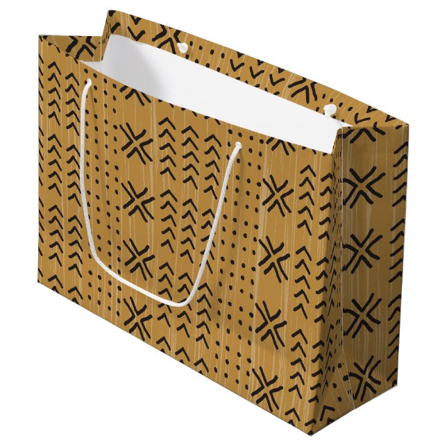 Modern Brown Mudcloth African Pattern Große Geschenktüte (Vorderseite Schrägansicht)