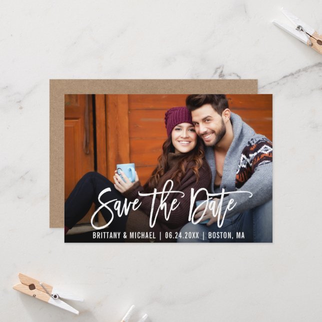 Modern Brush Script Save the Date Foto Kraft Card Einladung (Vorderseite/Rückseite Beispiel)