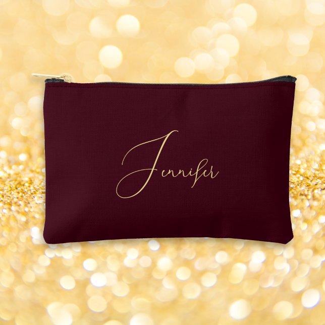 Modern Burgundy Gold Monogram Makeup Cosmetic Golf Zubehörtasche (Modern Burgundy Gold Monogram Makeup Cosmetic Golf Accessory Pouch)