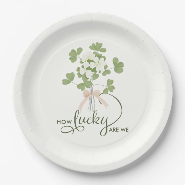 Modern Chic Lucky Shamrock with Bow baby shower Pappteller (Vorderseite)