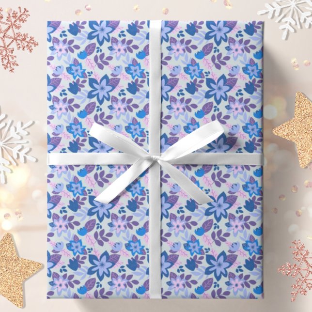 Modern Christmas Blue Floral Botanic Geschenkpapier (Von Creator hochgeladen)