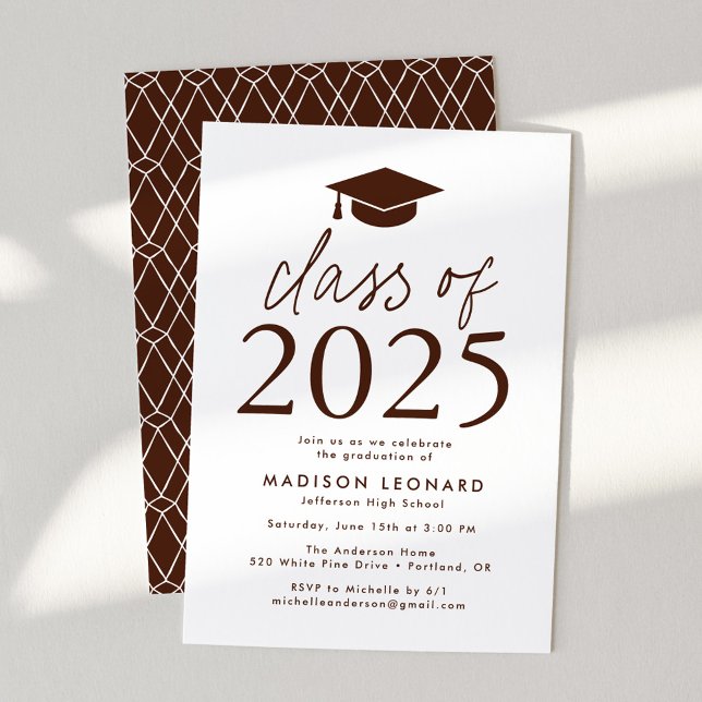 Modern Class of 2025 Brown Graduation Party Einladung (Von Creator hochgeladen)