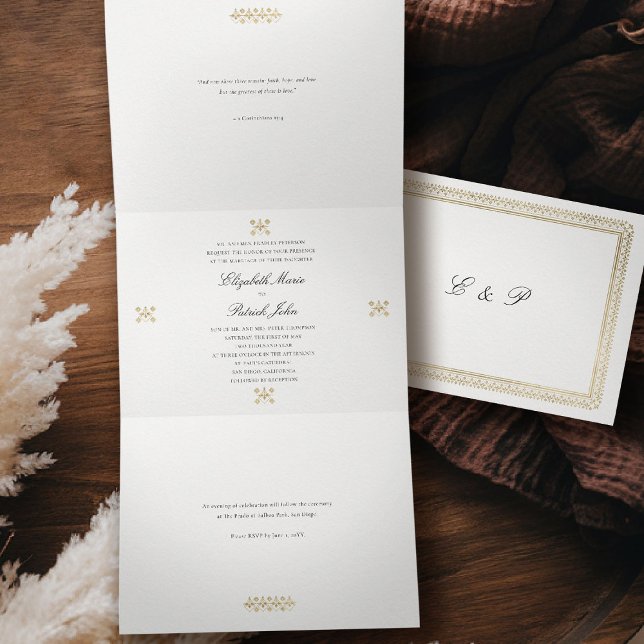 Modern Classic Formal Golden Lys Ivory Wedding Dreifach Gefaltete Einladung (formal traditional wedding invitation modern classic gold ivory deco ballroom all in one trifold)