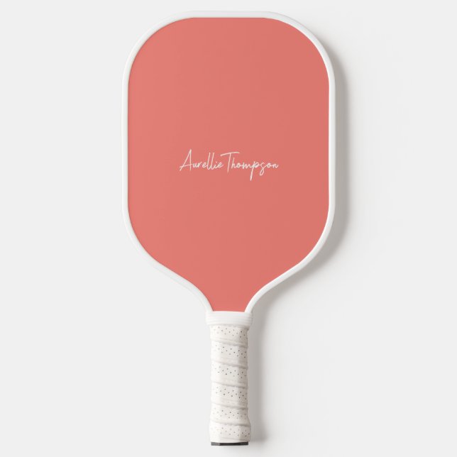 Modern Coral Bridesmaid Brautparty Monogram Pickleball Schläger (Vorderseite)
