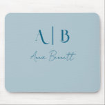 Modern Custom Monogram Initials Name Pastel Blue Mousepad<br><div class="desc">Modern Custom Mouse Matt in pastellblau mit Namen und Initialen. Anpassen mit Initialen und Namen,  um Ihre personalisierte Mausmatte zu erstellen.</div>