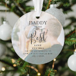 Modern 'DADDY' 2 Foto Name & Zitat Weihnachten Ornament<br><div class="desc">Lass Papa weiß, wie viel er Ihnen mit diesem wunderschön gestalteten 2-Foto Weihnachtsschmuck meint. Mit 2 Ihrer Lieblingsfotos, einem weißen Overlay, dem Text 'Daddy you are the Best', Namen/s und einem süßen Zitat. Der gesamte Text kann mithilfe der bereitgestellten Vorlage leicht angepasst werden. Behalt den Originaltext oder personalisiere ihn, um...</div>