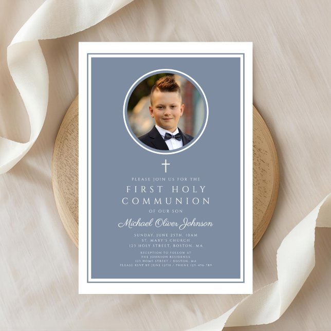 Modern Dusty Blue Photo Boy First Communion Einladung (Modern Dusty Blue Photo Boy First Communion Invitation)