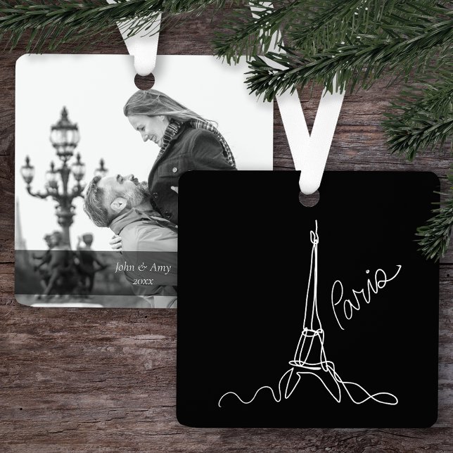 Modern Eiffel Tower Paris Doodle w/ Photo and Text Ornament Aus Metall (Von Creator hochgeladen)