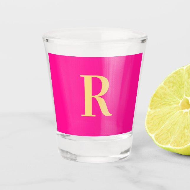 Modern einfaches Monogramm Hot Pink Schnapsglas (Vorderseite)