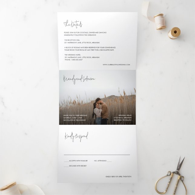 Modern Elegant Photo Wedding Dreifach Gefaltete Einladung (Innenseite)