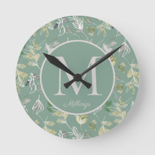 Modern Elegant Sage Green Silver Leaves Monogram  Runde Wanduhr
