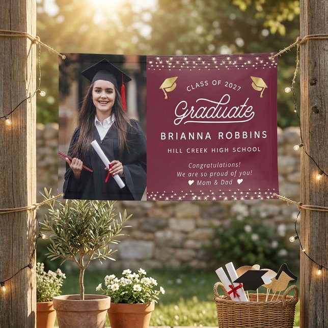 Modern Elegantes Script Gold Abschluss Foto Maroon Banner (Von Creator hochgeladen)
