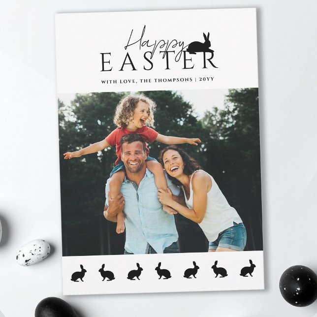 Modern Family Photo With Bunnies Stylish Easter Karte (Von Creator hochgeladen)