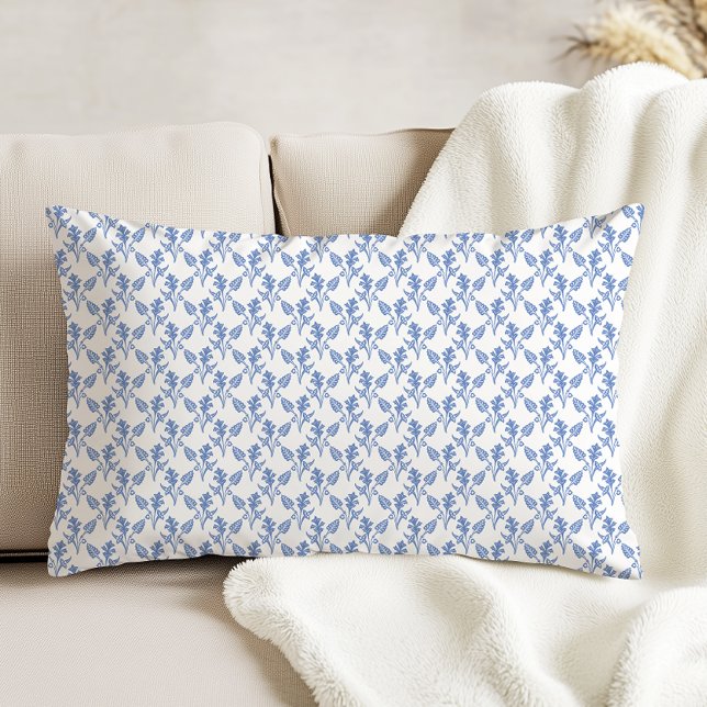 Modern Farmhouse Floral Pattern Cornflower Blue Dekokissen (Von Creator hochgeladen)