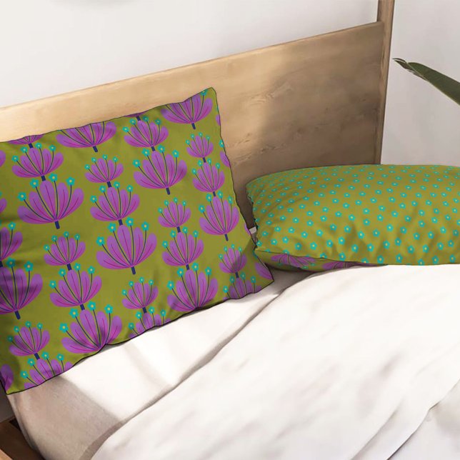 Modern Floral Pattern in Olive Green and Purple Kissenbezug (Von Creator hochgeladen)