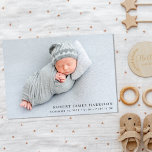 Modern Foto Collage Birth Ankündigung<br><div class="desc">Minimal Foto Collage Baby oder Baby Jungen Geburtsankündigung. Das Foto Ihres Neugeborenen füllt die Vorderseite, überlagert durch seinen Namen, das Ankunftsdatum und die Geburtsdaten in einer einfachen, modernen Typografie (Sie können den Text verschieben, um Ihr Foto zu Anzug, indem Sie "Bearbeiten mit dem Design auch" wählen). Fügen Sie auf der...</div>