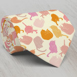 Modern Fun Cat Muster Rosa Orange Krawatte<br><div class="desc">Moderne Katzenmuster in Rosa und Orange auf cremefarbenem Hintergrund. Originelle Kunst von Nic Squirrell. Ideal für Tierfreunde.</div>