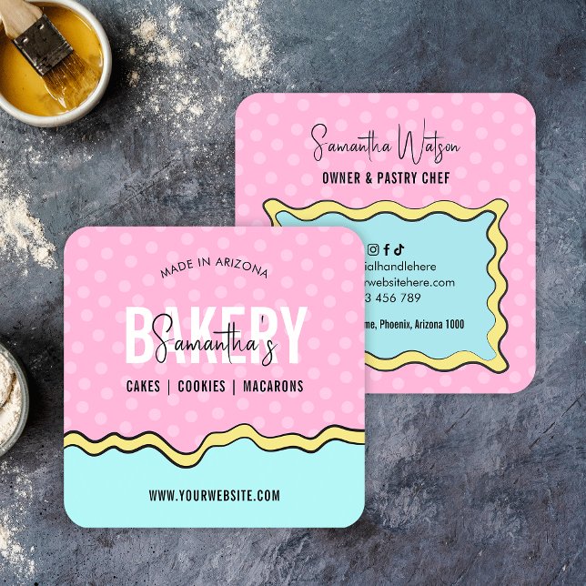 Modern Fun Colorful Trendy Cartoon Cake Bäckerei Quadratische Visitenkarte (Trendy and fun baker business cards in pastel colors and retro style)