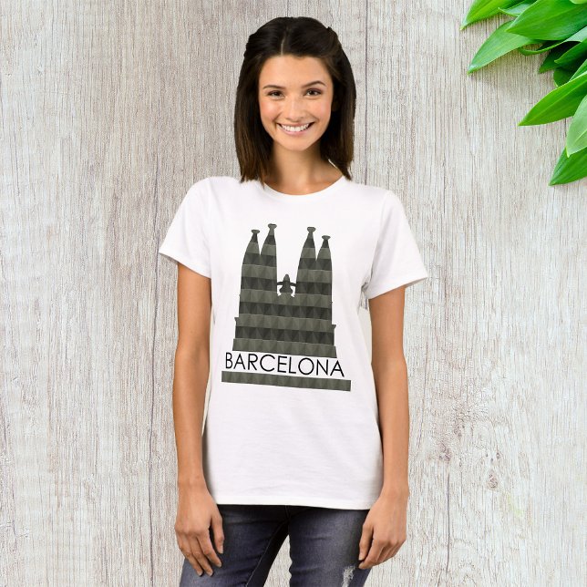 Modern Geometric Sagrada Familia Barcelona Skyline T-Shirt (Von Creator hochgeladen)