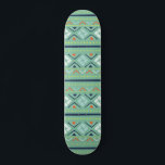 Modern Geometric Tribal Green Blue Muster Skateboard<br><div class="desc">Die moderne geometrische Skateboard-Linie Tribal Green Blue zeichnet sich durch ein farbenfrohes geometrisches Muster in Grün, Blau, Orange und Weiß aus. Entworfen von ©Evco Studio www.zazzle.com/store/evcostudio</div>